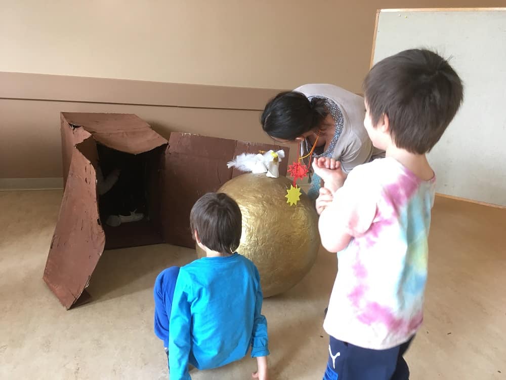 Easter crafts for kids - DIY paper mache empty tomb